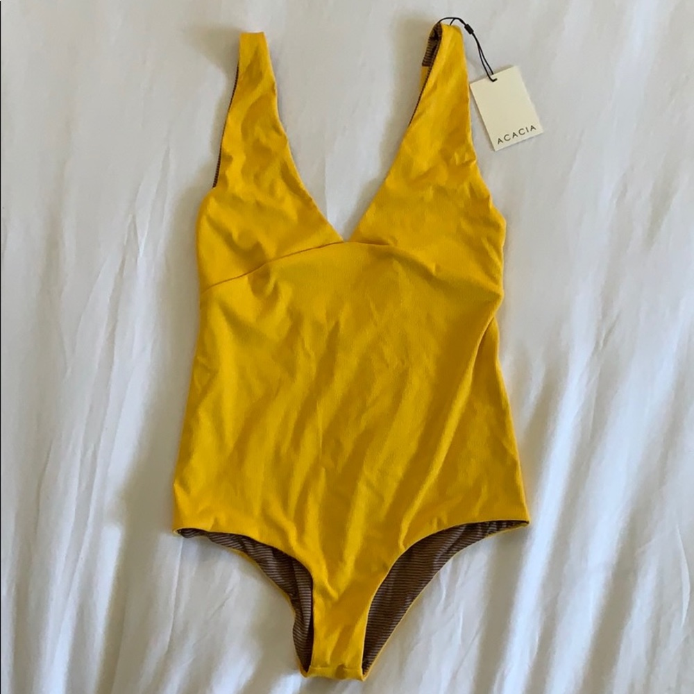 Acacia One Piece